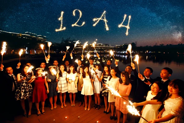 Học sinh có phong cách chụp ảnh kỷ yếu rất sáng tạo. Học sinh có phong cách chụp ảnh kỷ yếu rất sáng tạo.