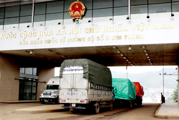 Xuất khẩu quả vải thiều qua Cửa khẩu quốc tế đường bộ số II Kim Thành.