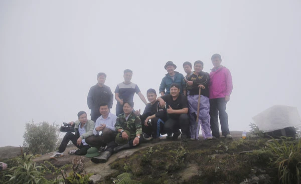 Đoàn khảo sát tại điểm cao 2.500m.