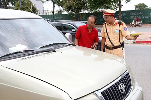 Những quy định làm khó người dân ảnh 1