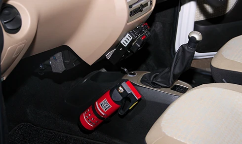 Quy định phạt chủ xe ôtô không trang bị bình chữa cháy được đánh giá không khả thi.