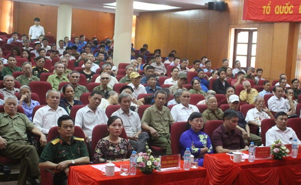 Các đại biểu dự Lễ kỷ niệm. Các đại biểu dự Lễ kỷ niệm.