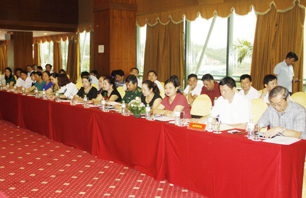 Các đại biểu dự hội nghị.