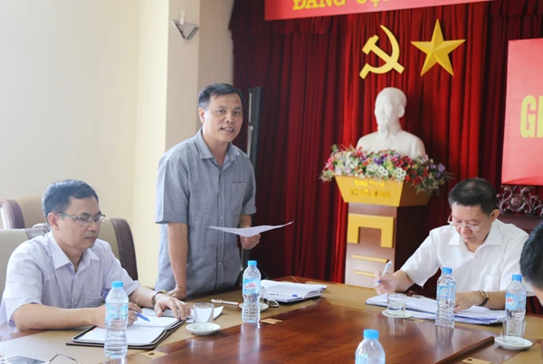 Đại diện cơ quan báo chí địa phương phát biểu.