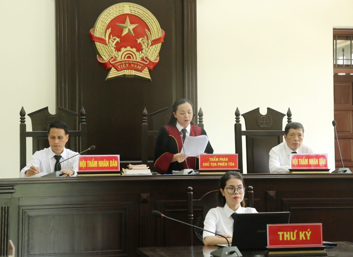 Số vụ khởi kiện hành chính đang có chiều hướng giảm. Số vụ khởi kiện hành chính đang có chiều hướng giảm.