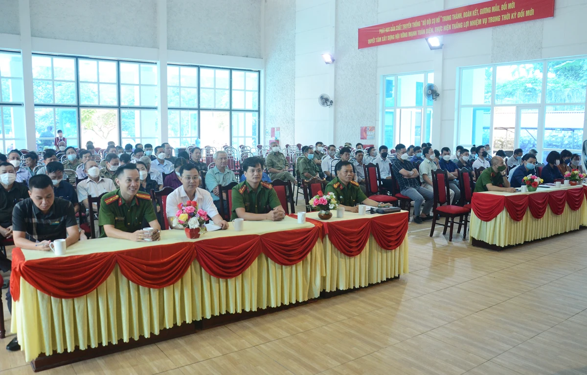 Các đại biểu và học viên tham gia lớp tập huấn.