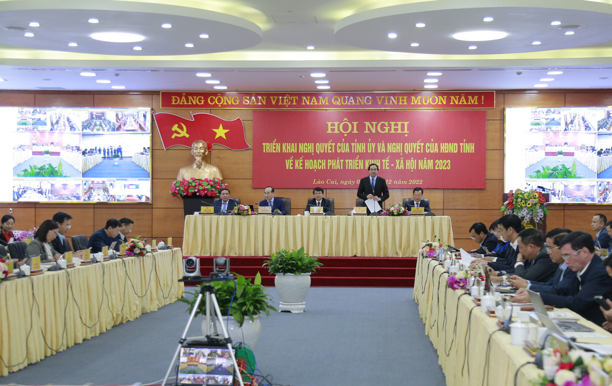 Hội nghị triển khai Nghị quyết của Tỉnh ủy và Nghị quyết của HĐND tỉnh về kế hoạch phát triển kinh tế - xã hội năm 2023 ảnh 1