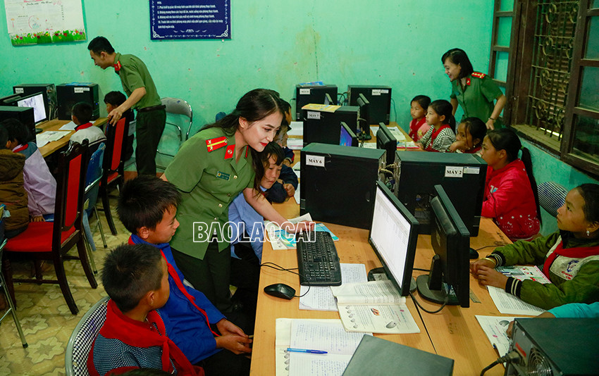 Chiến sỹ công an vì nhân dân phục vụ ảnh 7 Chiến sỹ công an vì nhân dân phục vụ ảnh 7