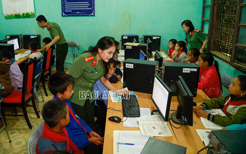 Chiến sỹ công an vì nhân dân phục vụ ảnh 7 Chiến sỹ công an vì nhân dân phục vụ ảnh 7