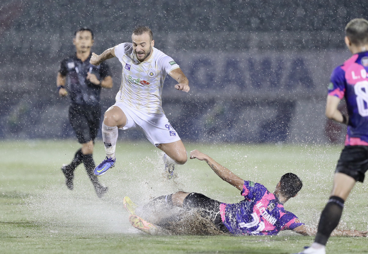 Hà Nội chỉ có 1 điểm ở hai trận gần nhất. Hà Nội chỉ có 1 điểm ở hai trận gần nhất.