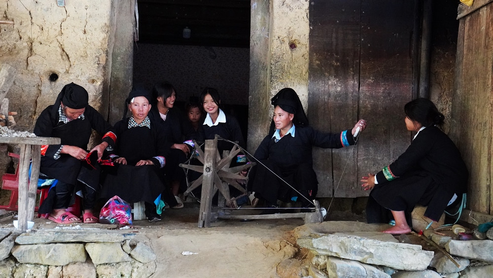 Nghề dệt vải truyền thống của người Thu Lao ảnh 6 Nghề dệt vải truyền thống của người Thu Lao ảnh 6