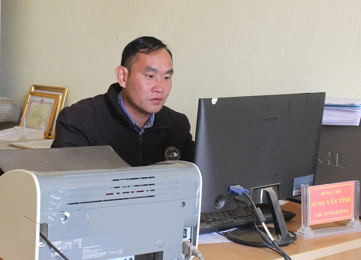 Anh Sùng Vần Tính luôn hết lòng với công việc. Anh Sùng Vần Tính luôn hết lòng với công việc.