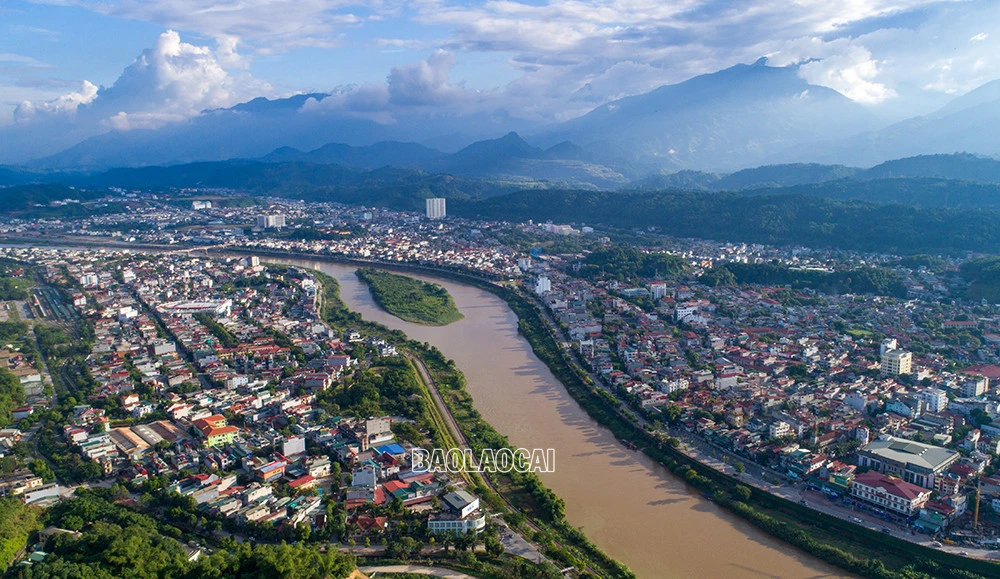 Lào Cai tích cực xây dựng và phát triển kinh tế nhanh, bền vững - Ảnh 1.