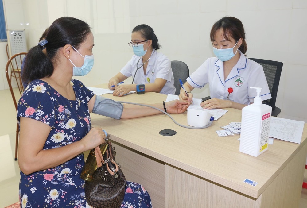 Người cao tuổi thành phố Lào Cai được ưu tiên tiêm vắc-xin phòng Covid-19.