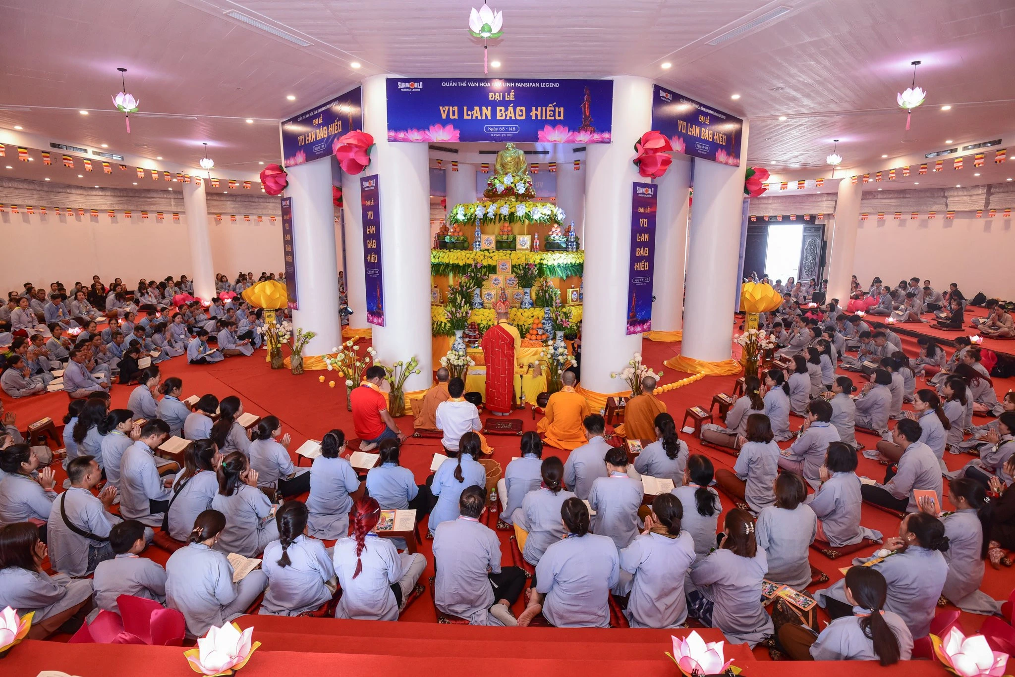 Mùa Vu Lan báo hiếu, phật tử tìm về đỉnh thiêng Fansipan bái Phật, cầu bình an tới đấng sinh thành ảnh 6