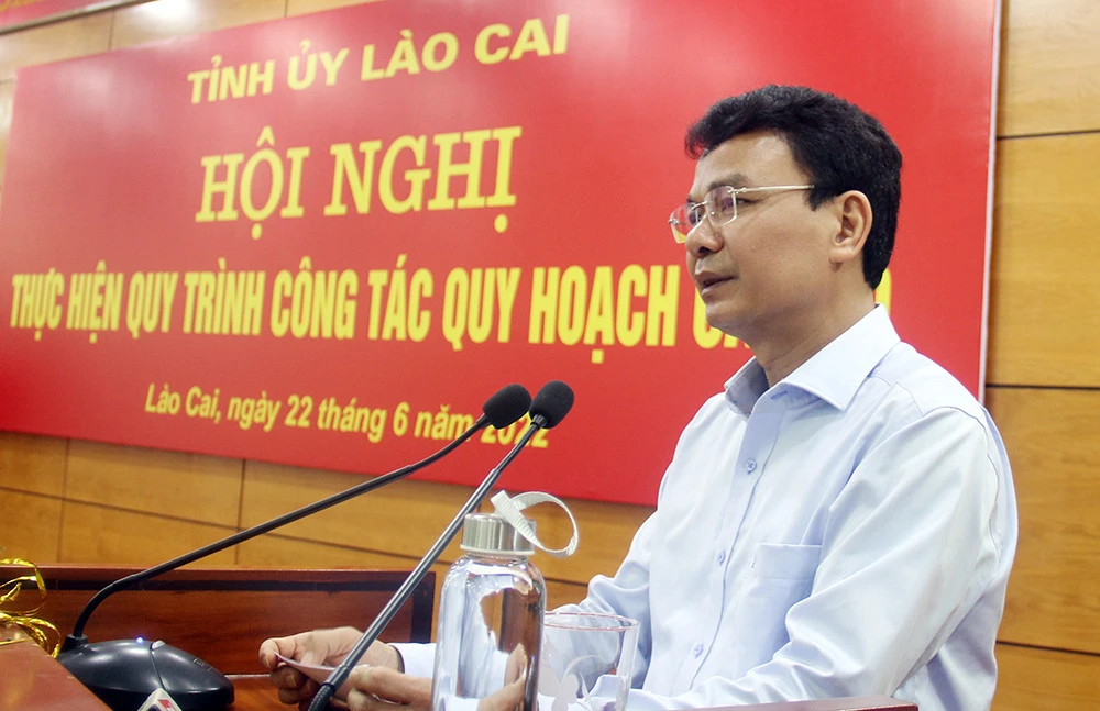 Bí thư Tỉnh uỷ Đặng Xuân Phong phát biểu tại hội nghị.