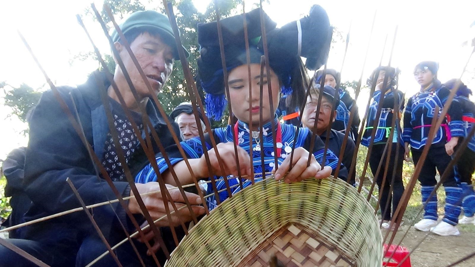 Lào Cai giữ gìn và khai thác giá trị văn hóa phi vật thể ảnh 4 Lào Cai giữ gìn và khai thác giá trị văn hóa phi vật thể ảnh 4