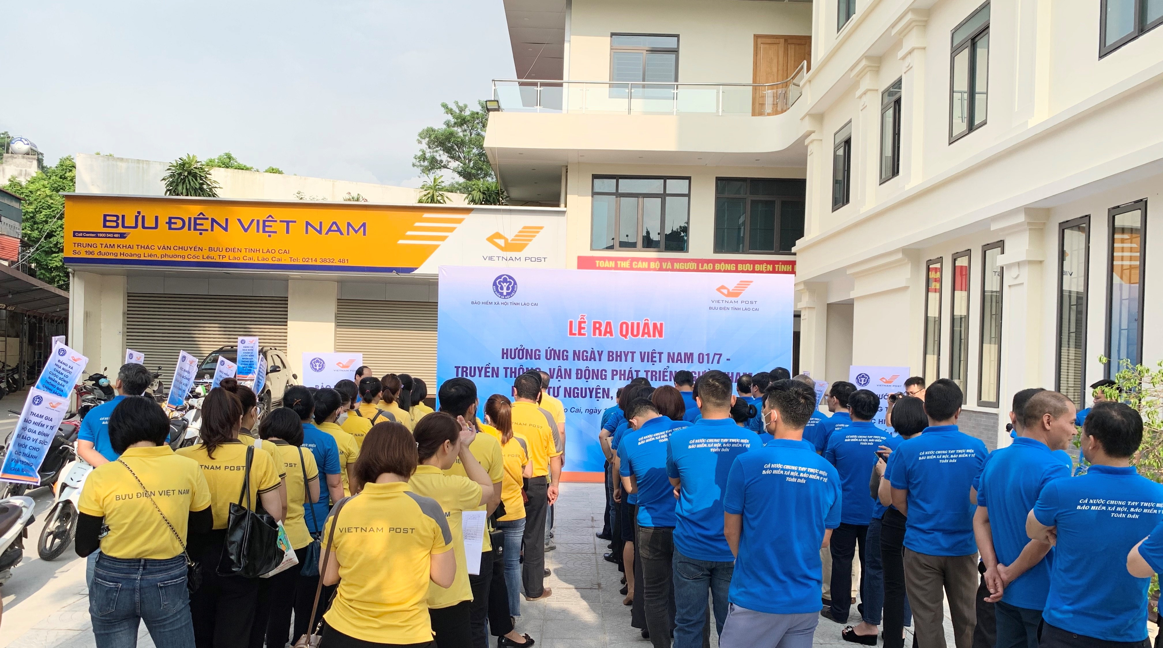 Ra quân hưởng ứng Ngày Bảo hiểm y tế Việt Nam ảnh 1 Ra quân hưởng ứng Ngày Bảo hiểm y tế Việt Nam ảnh 1