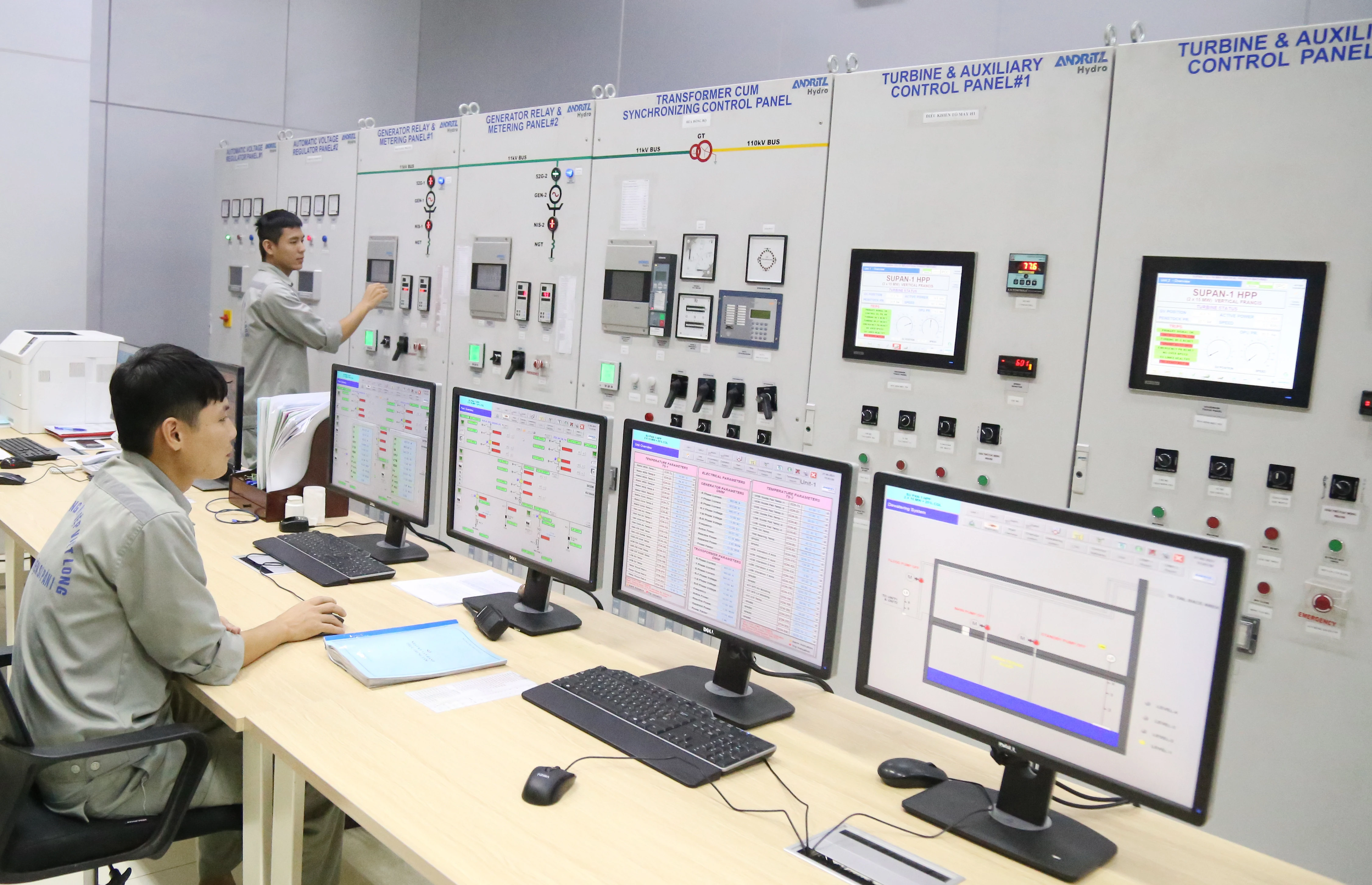 Các doanh nghiệp sản xuất công nghiệp nỗ lực duy trì mạch sản xuất, kinh doanh.