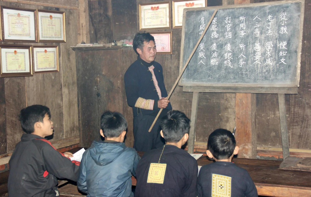 Nghệ nhân Tẩn Vần Siệu, xã Tả Phìn, thị xã Sa Pa.