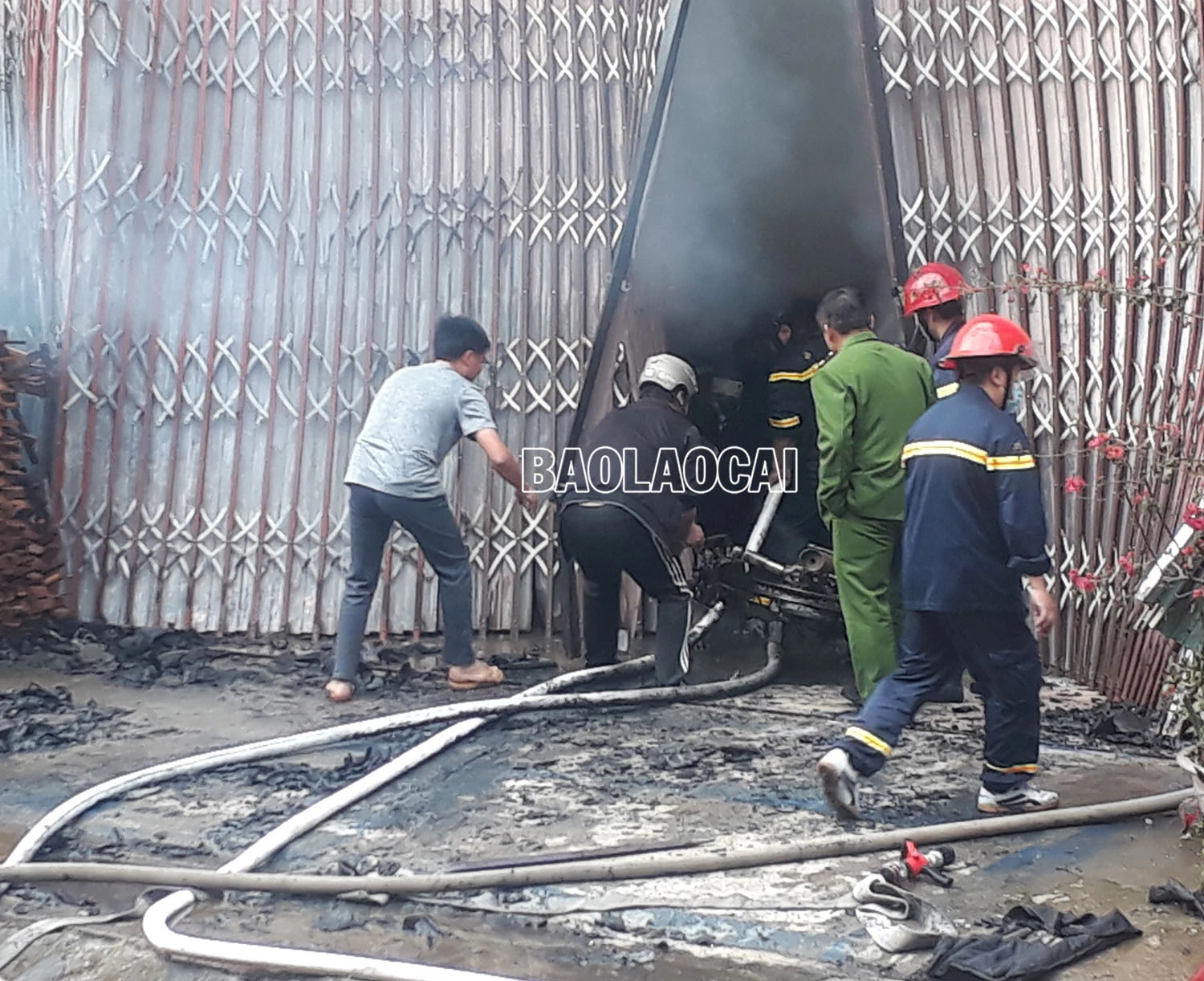 Thành phố Lào Cai: Cháy xưởng sản xuất hương, một người bị ngạt khói ảnh 5