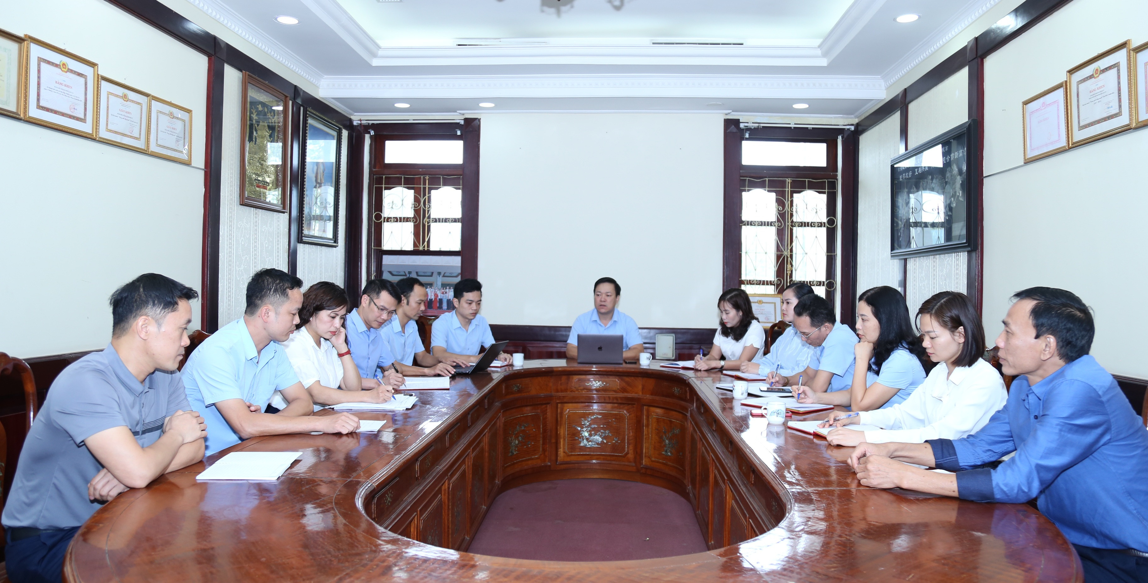 Kỷ niệm 92 năm ngày truyền thống Văn phòng cấp ủy (18/10/1930 - 18/10/2022): Đổi mới, sáng tạo trong công tác tham mưu ảnh 2