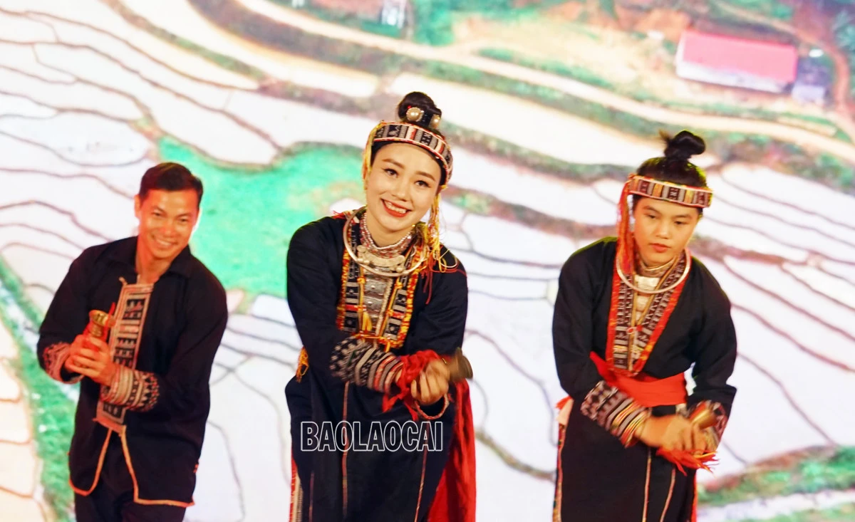 Hấp dẫn chương trình nghệ thuật đặc biệt tại Lễ hội đền Bảo Hà năm 2022 ảnh 5