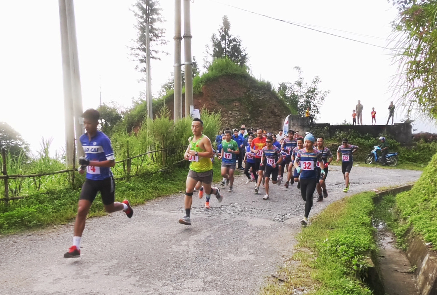 Sôi nổi tranh tài Giải Du lịch Thể thao tổng hợp huyện Bắc Hà ảnh 2