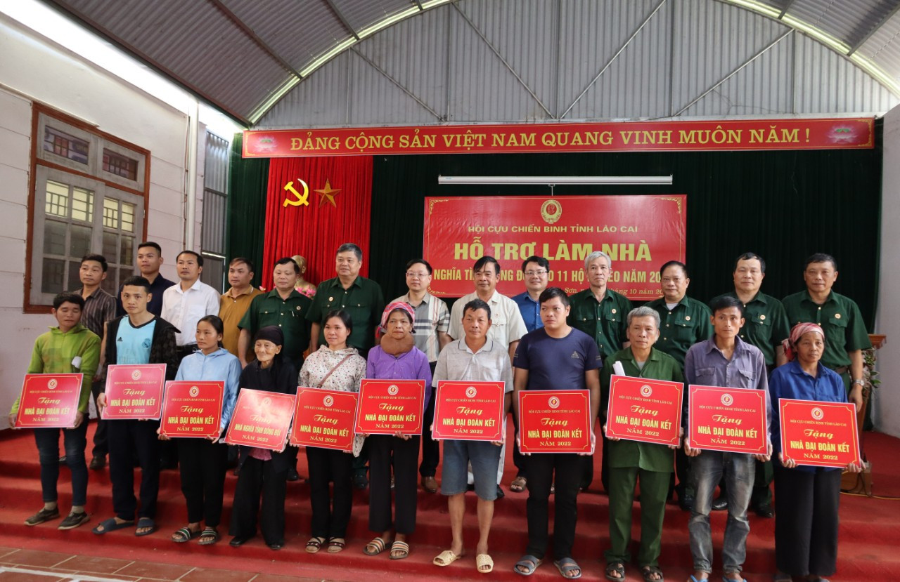 Những ngôi nhà ấm áp nghĩa tình ảnh 1