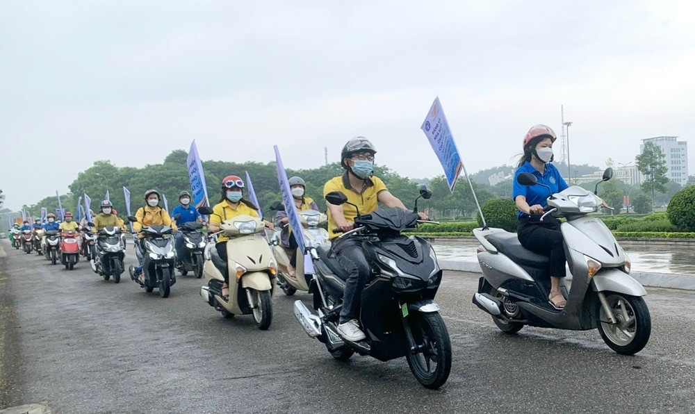 Rút ngắn thời gian đóng bảo hiểm xã hội: Lương hưu có đủ sống? ảnh 1