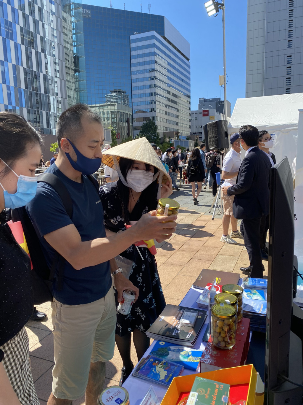 Ấn tượng Lễ hội Việt Nam tại Sapporo năm 2022 ảnh 4 Sản phẩm Trà Hoa Vàng của Quảng Ninh được rất nhiều du khách lựa chọn