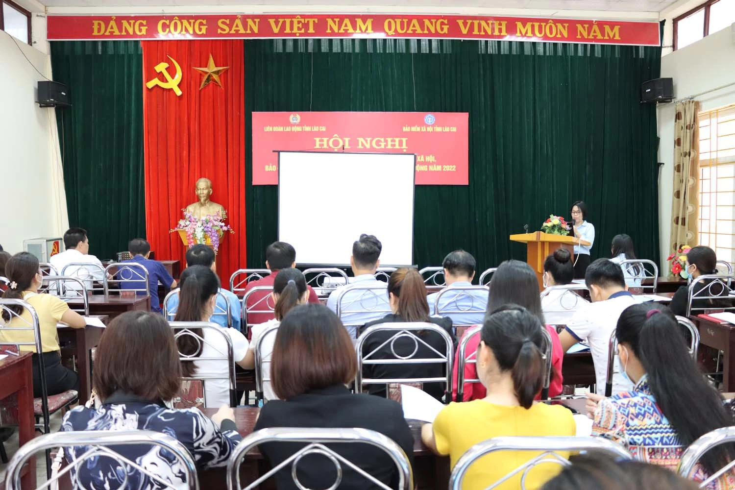 Quang cảnh hội nghị.