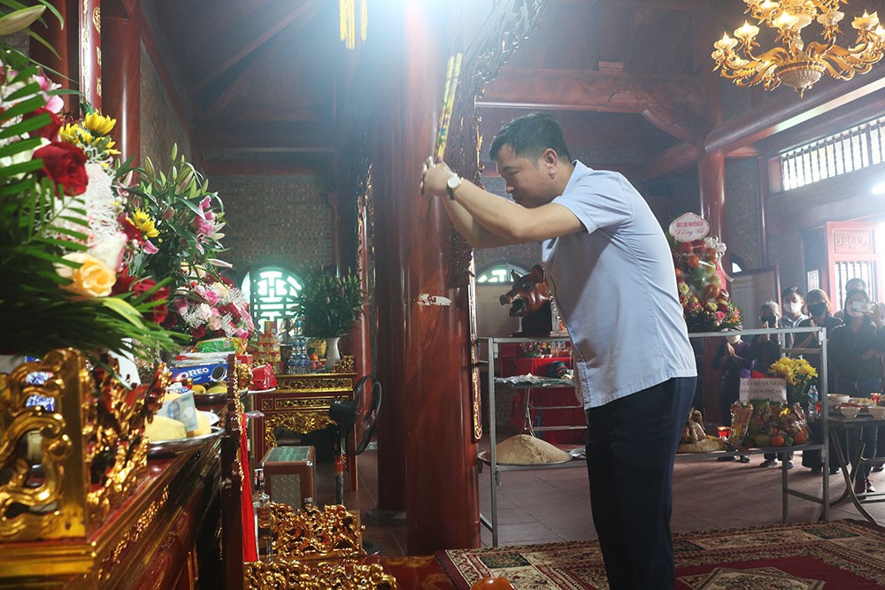 Bát Xát tổ chức Lễ dâng hương đền Mẫu Trịnh Tường ảnh 1