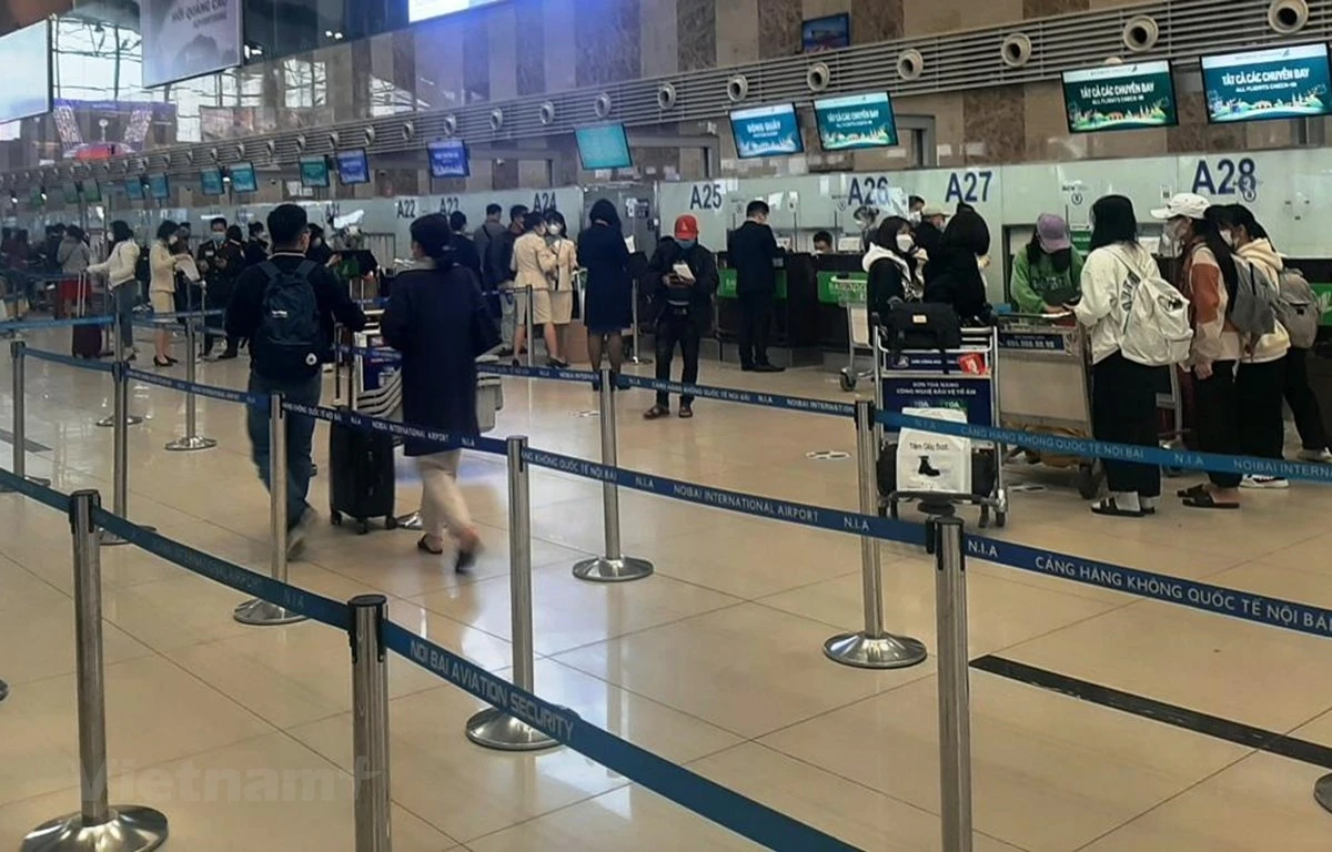 Nhiều sân bay sẵn sàng phục vụ bay đêm do khách đi lại dịp Tết tăng ảnh 1