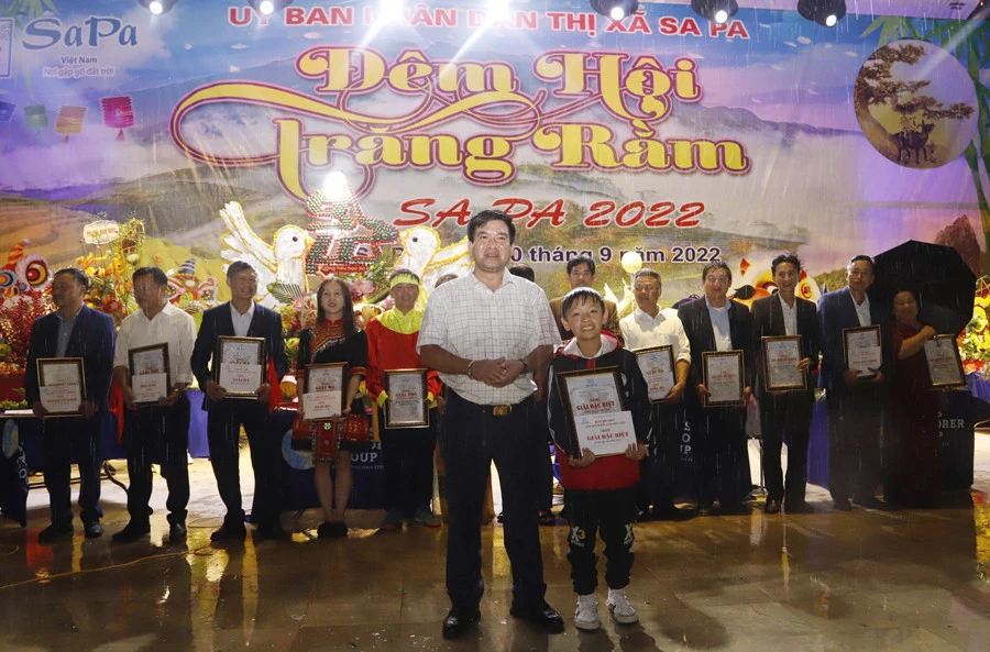 Sa Pa: Lung linh đêm hội trăng rằm ảnh 5