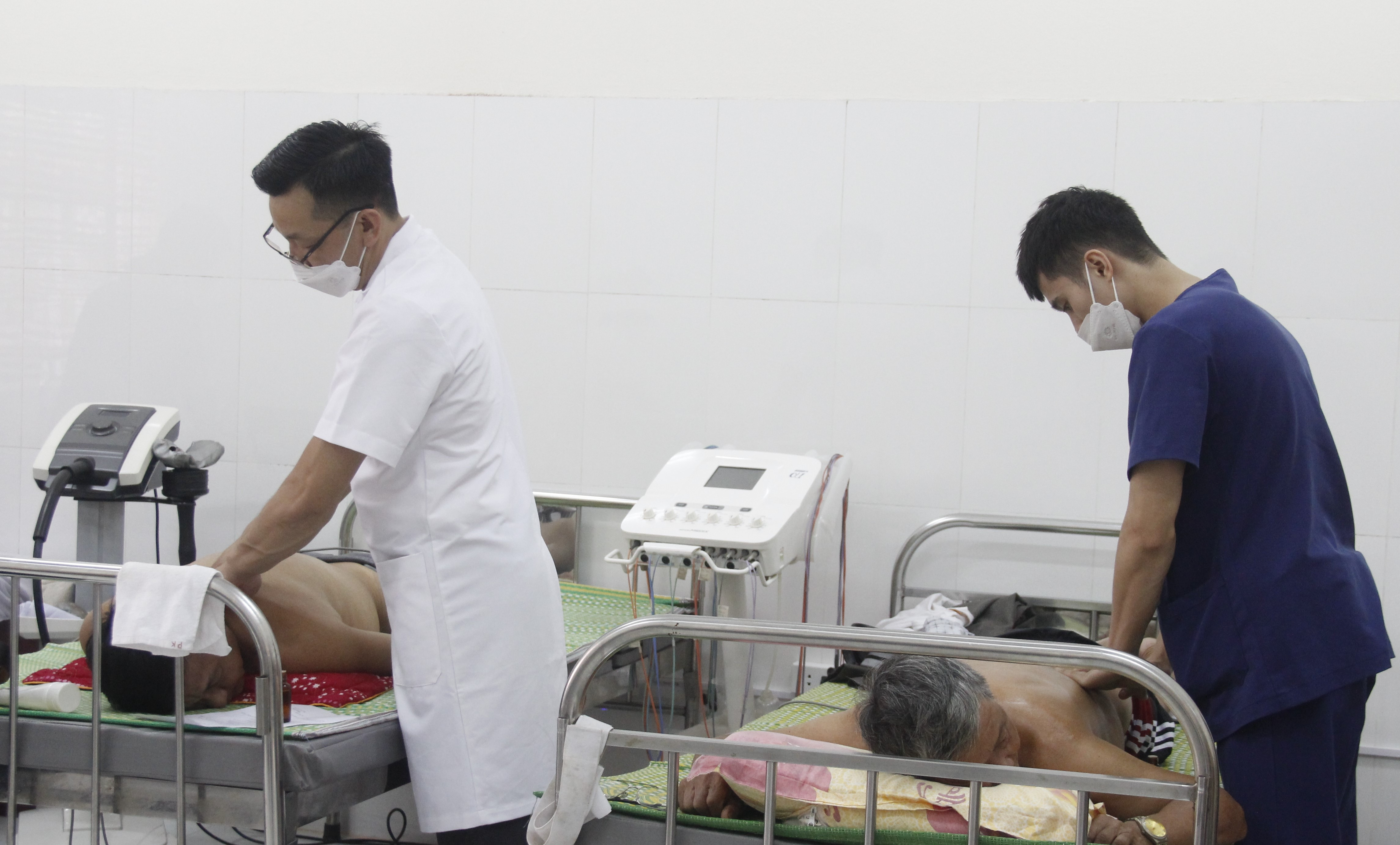 Bệnh viện Y học cổ truyền khám sức khỏe miễn phí cho người cao tuổi trên địa bàn thành phố Lào Cai ảnh 3