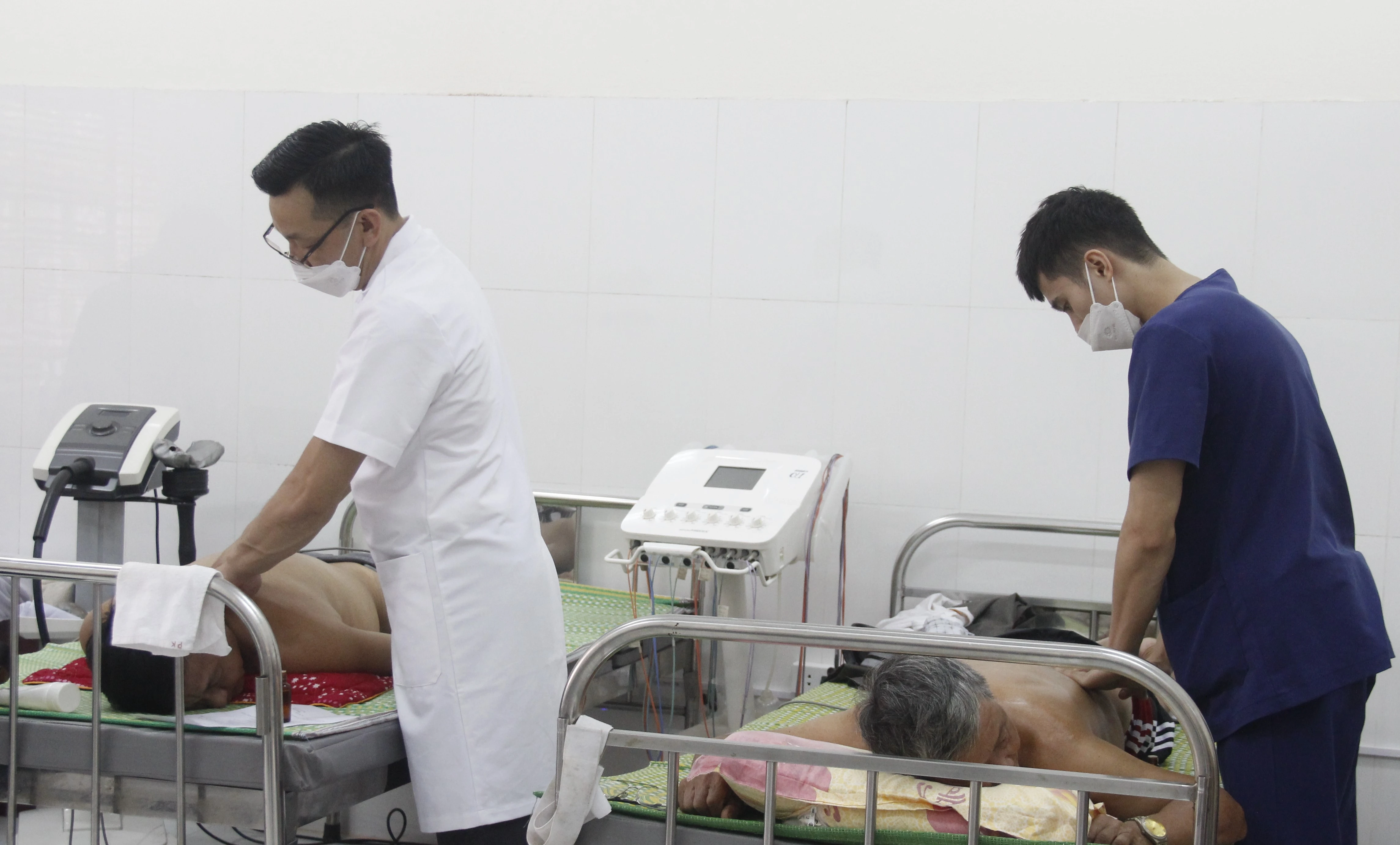 Bệnh viện Y học cổ truyền khám sức khỏe miễn phí cho người cao tuổi trên địa bàn thành phố Lào Cai ảnh 3