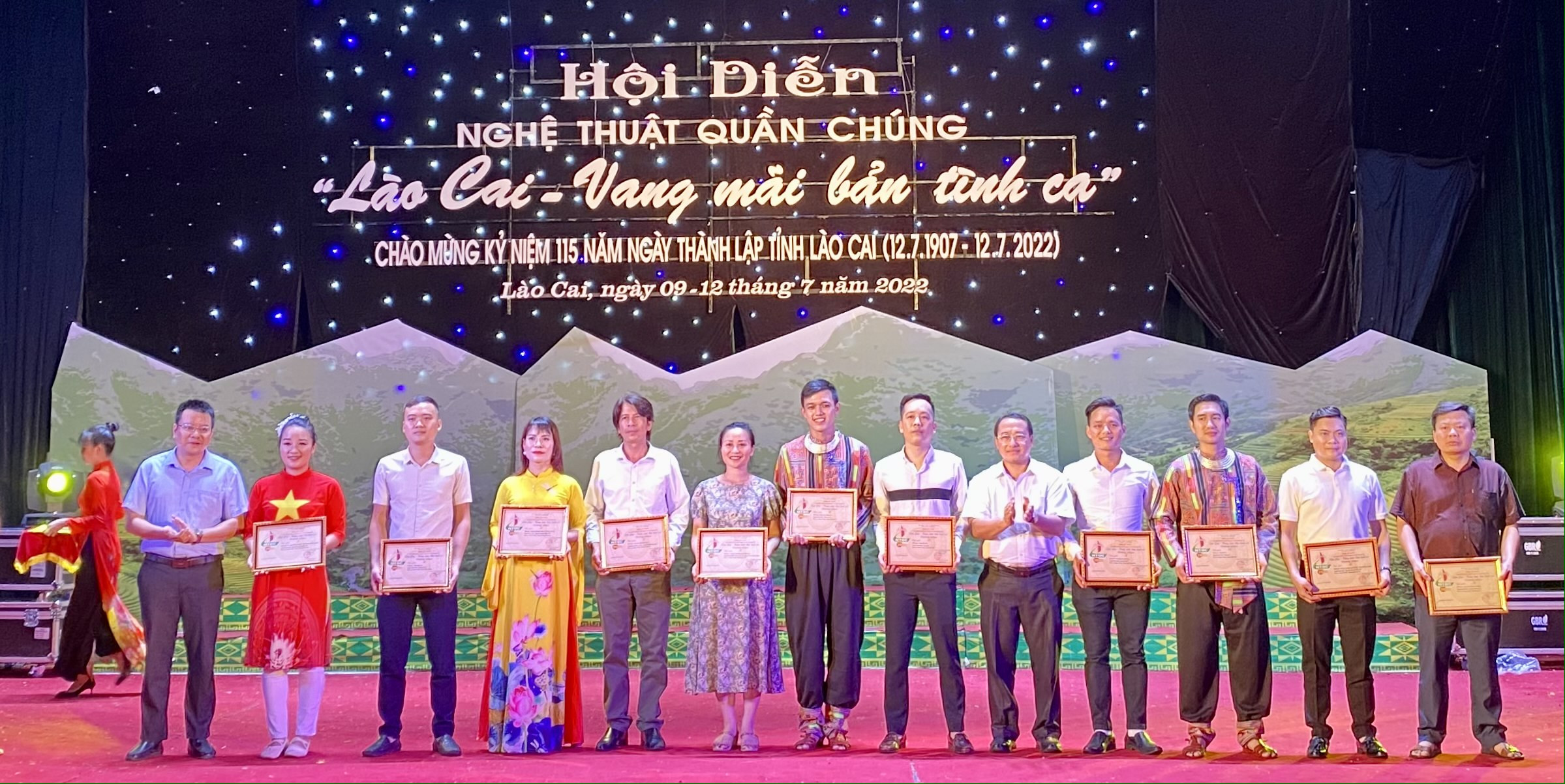 Bế mạc Hội diễn Nghệ thuật quần chúng tỉnh Lào Cai năm 2022 ảnh 9