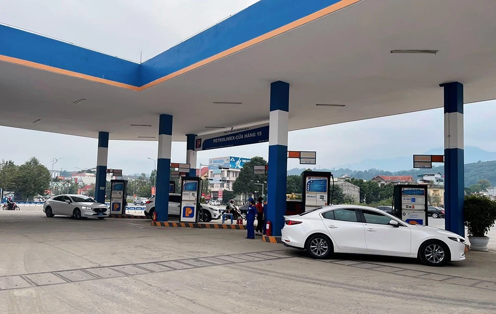 Hoạt động kinh doanh xăng, dầu tại Lào Cai vẫn ổn định.