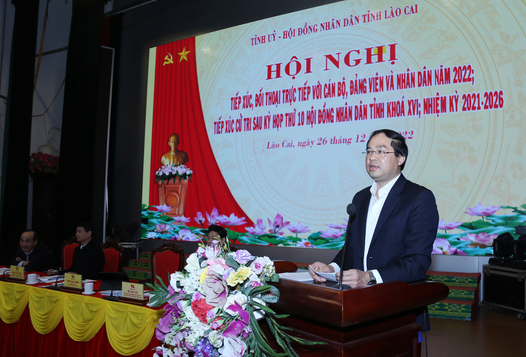 Chủ tịch UBND tỉnh Trịnh Xuân Trường giải đáp các ý kiến, kiến nghị.