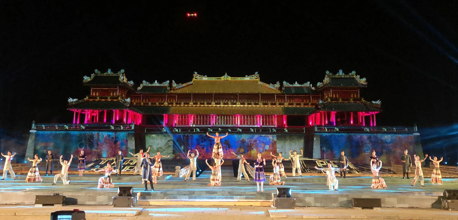 Tiết mục của đoàn Lào Cai tại đêm khai mạc đã để lại nhiều ấn tượng đẹp với người dân và du khách tham dự Festival Huế 2022.