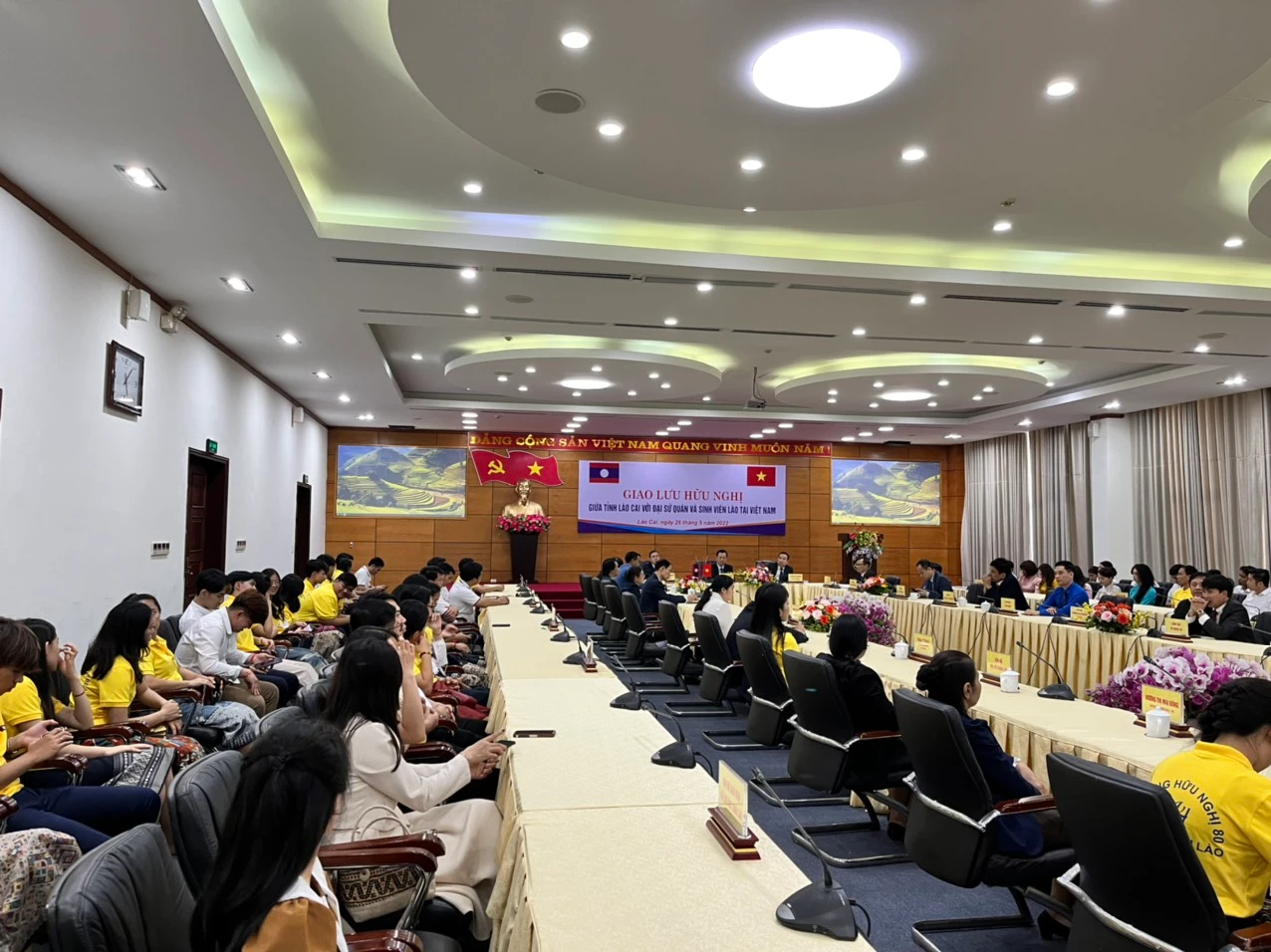 Giao lưu hữu nghị giữa tỉnh Lào Cai với Đại sứ quán và sinh viên Lào ảnh 1