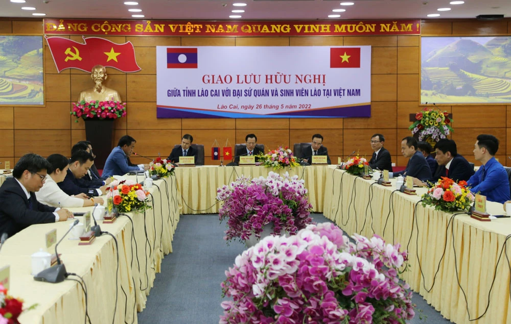 Giao lưu hữu nghị giữa tỉnh Lào Cai với Đại sứ quán và sinh viên Lào ảnh 2