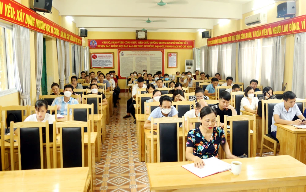 Đưa thí sinh ở xa đến điểm thi an toàn trước kỳ thi tốt nghiệp THPT năm 2022 ảnh 3