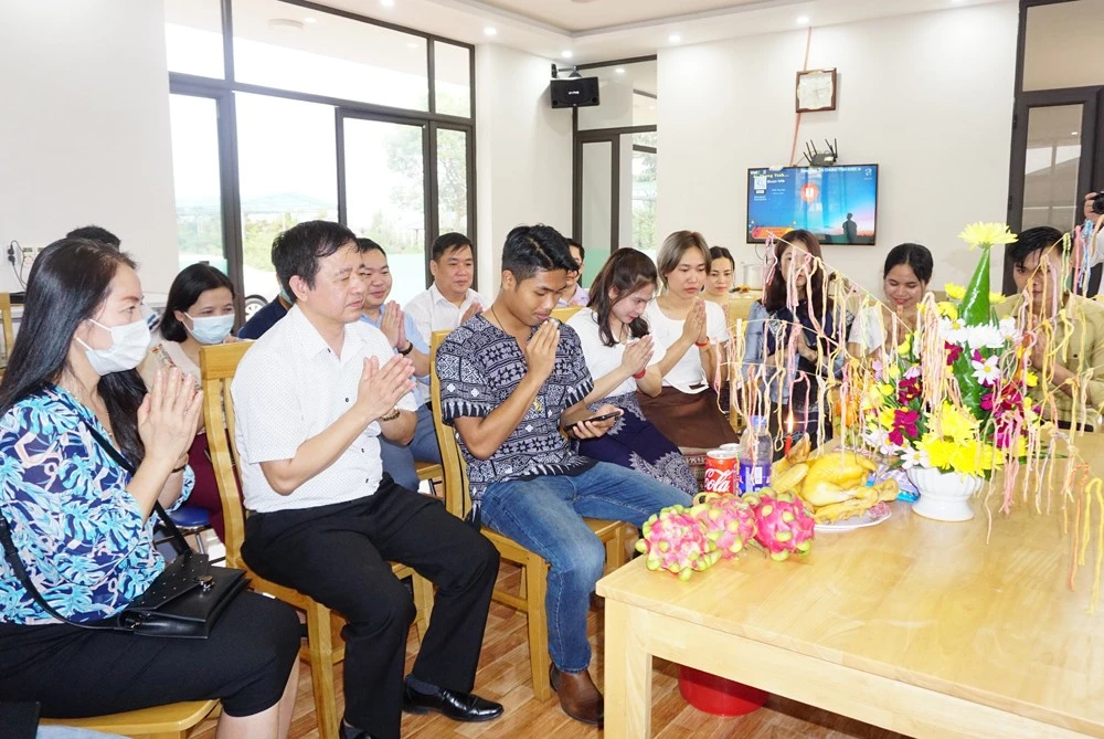 Vui Tết Bunpimay của lưu học sinh Lào tại Lào Cai ảnh 3