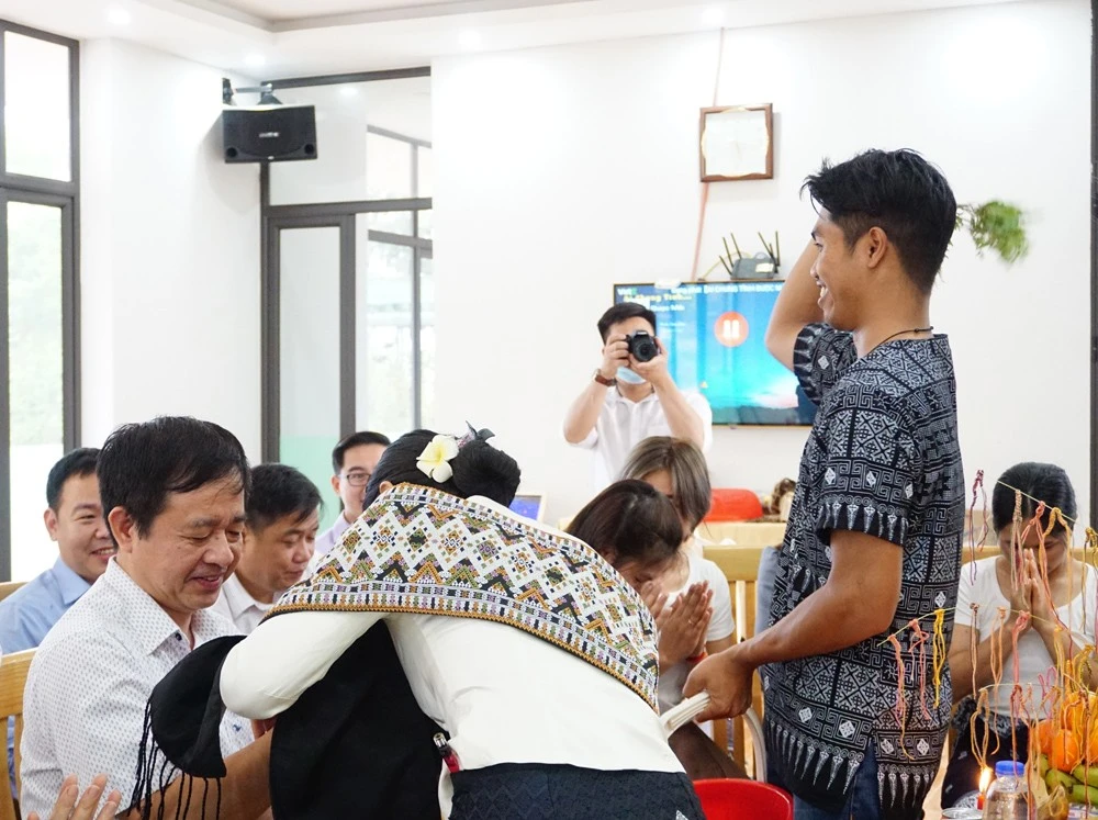 Vui Tết Bunpimay của lưu học sinh Lào tại Lào Cai ảnh 4