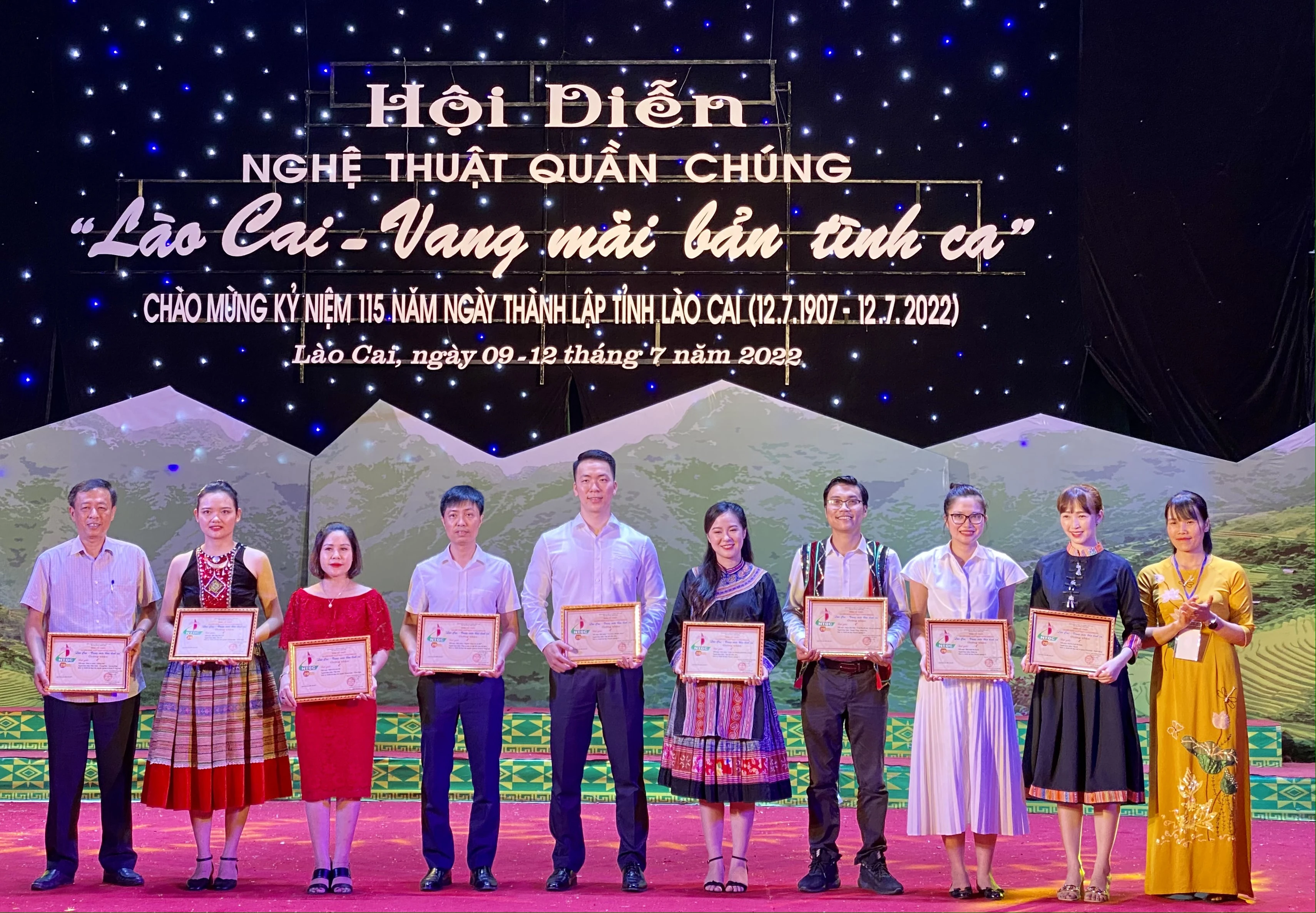 Bế mạc Hội diễn Nghệ thuật quần chúng tỉnh Lào Cai năm 2022 ảnh 10