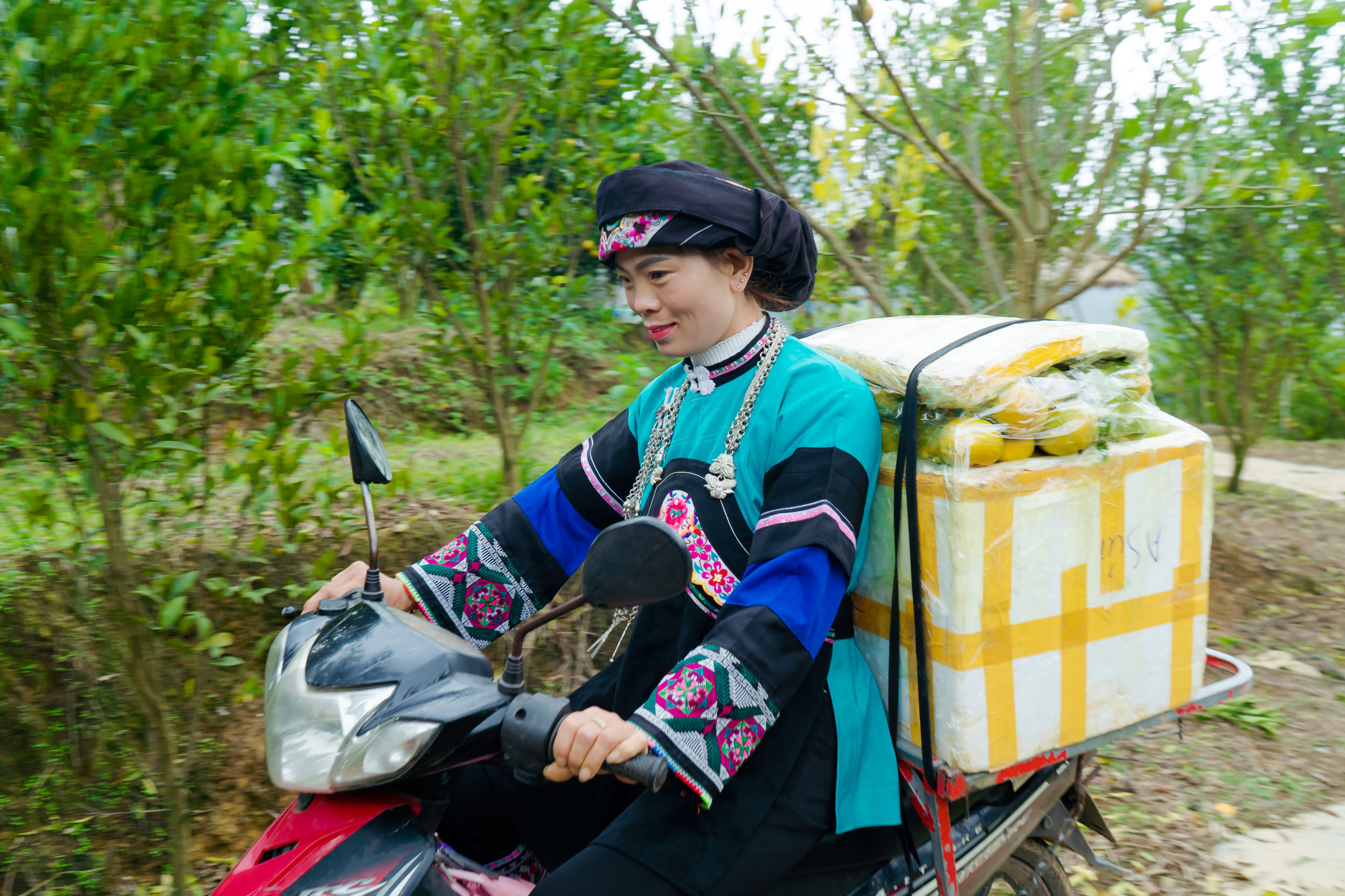 Sản phẩm quýt được bán ra thị trường trong và ngoài tỉnh.