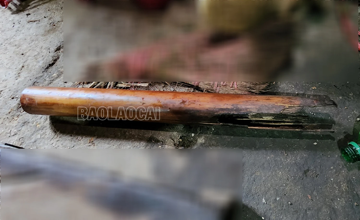 Hung khí gây án là chiếc điếu làm từ cây mai.