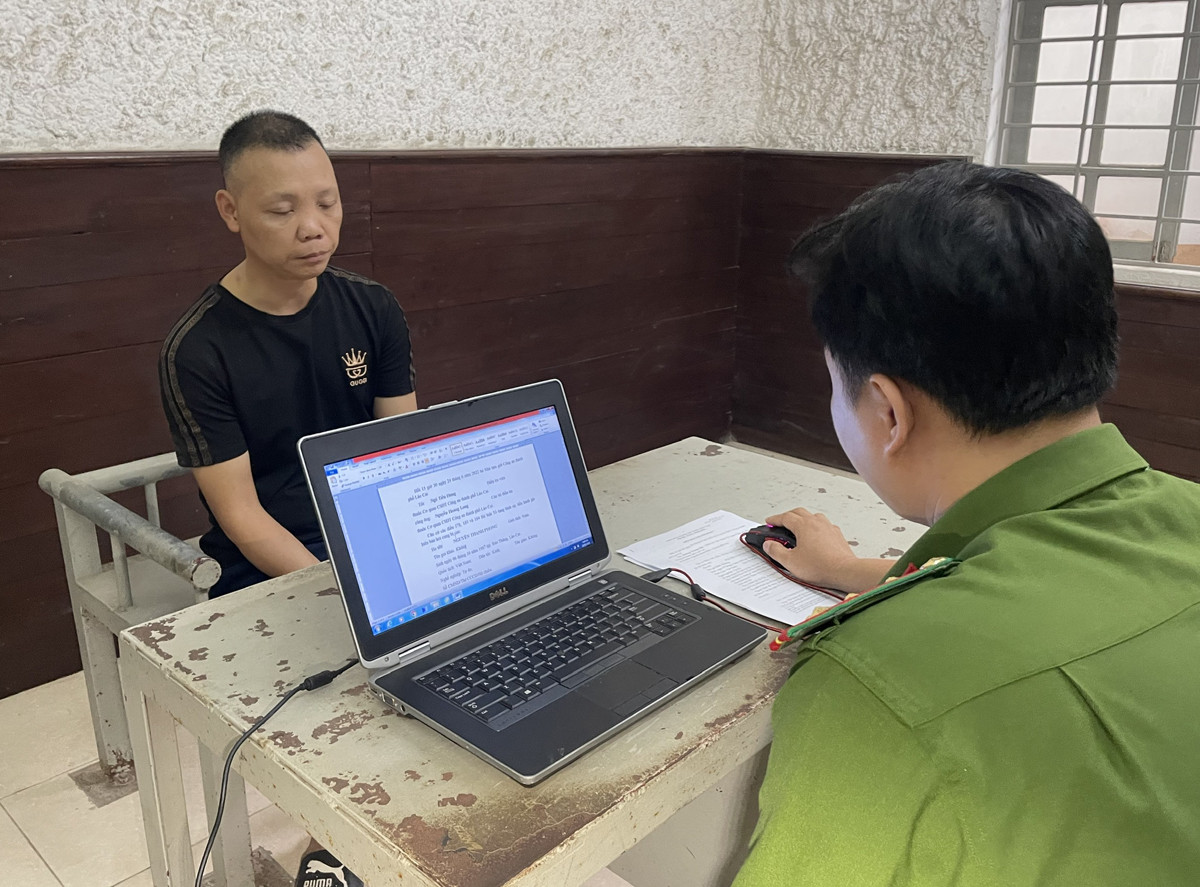 Đối tượng Nguyễn Văn Trường khai nhận là thủ phạm gây ra vụ trộm tại nhà anh P.Đ.H tại tổ 17, phường Bắc Lệnh. Đối tượng Nguyễn Văn Trường khai nhận là thủ phạm gây ra vụ trộm tại nhà anh P.Đ.H tại tổ 17, phường Bắc Lệnh.